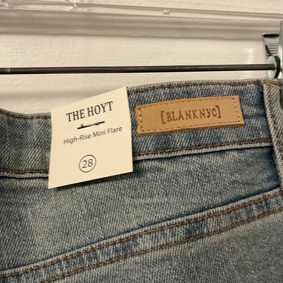 Blank NYC high rise jeans with snap bottom NWT - Picture 5 of 8